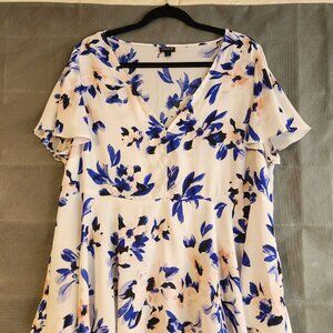 Like New Torrid Patterned Blouse Size 2